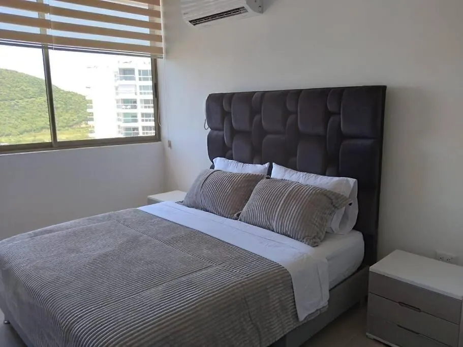 Exclusivo club de playa con acceso directo a la playa de pozos colorados, cuenta con piscinas olímpicas, para niños, restaurante, jacuzzi, sauna, turco, salón de juegos, simulador de golf, spa, transporte interno, bar, etc. Santa Marta  0*, Santa Marta (Magdalena) Colombia