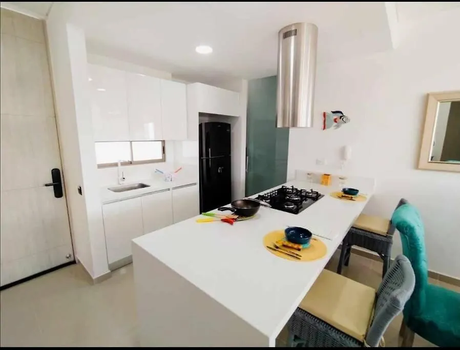 Apartamento Exclusivo club de playa con acceso directo a la playa de pozos colorados, cuenta con piscinas olímpicas, para niños, restaurante, jacuzzi, sauna, turco, salón de juegos, simulador de golf, spa, transporte interno, bar, etc. Santa Marta