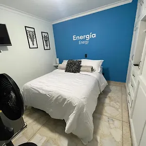 https://habitacin-privada-y-hermosa-laureles-3.colombiamedellinhotels.com